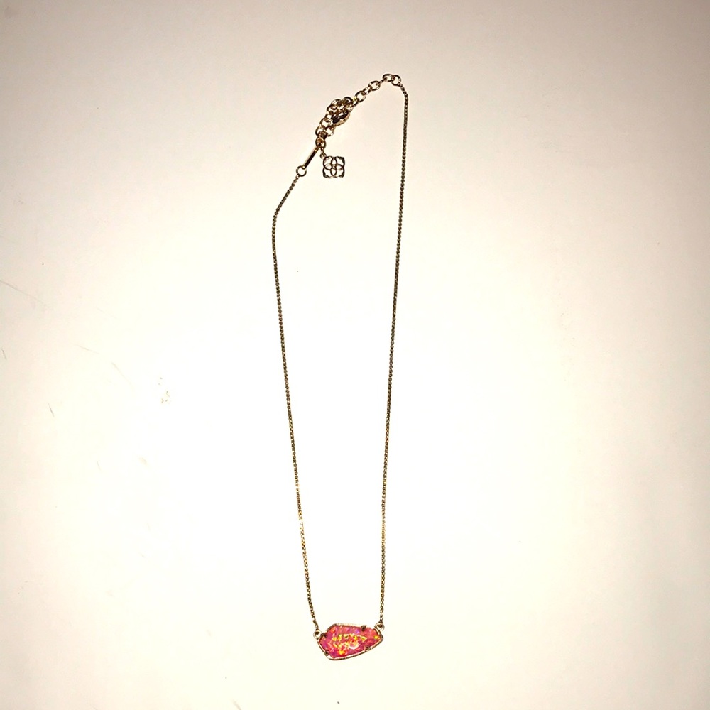 Kendra Scott necklace